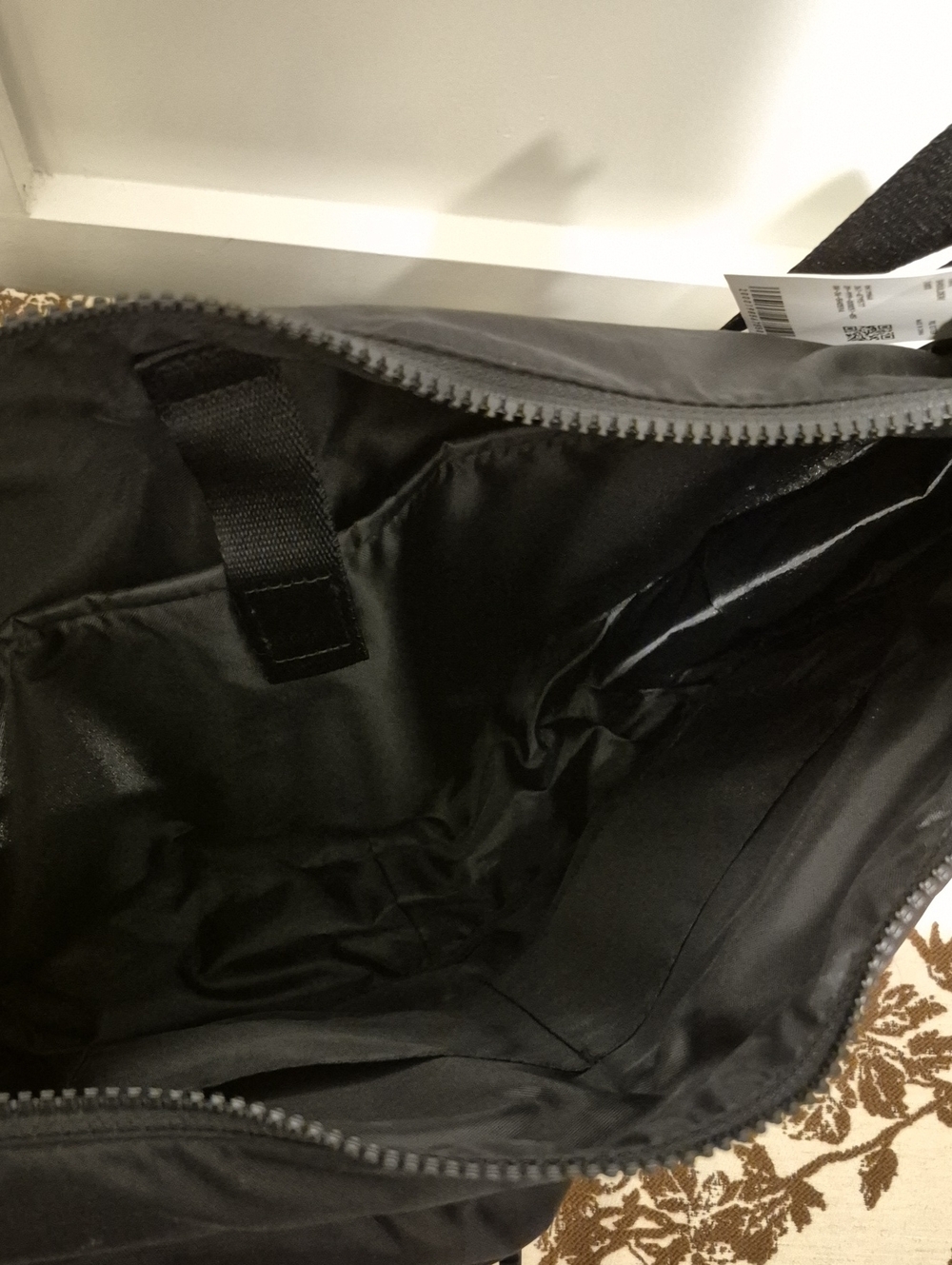 Nwt UNIQLO Black Nylon Shoulder Bag with Multiple Pockets - Picture 8 of 8